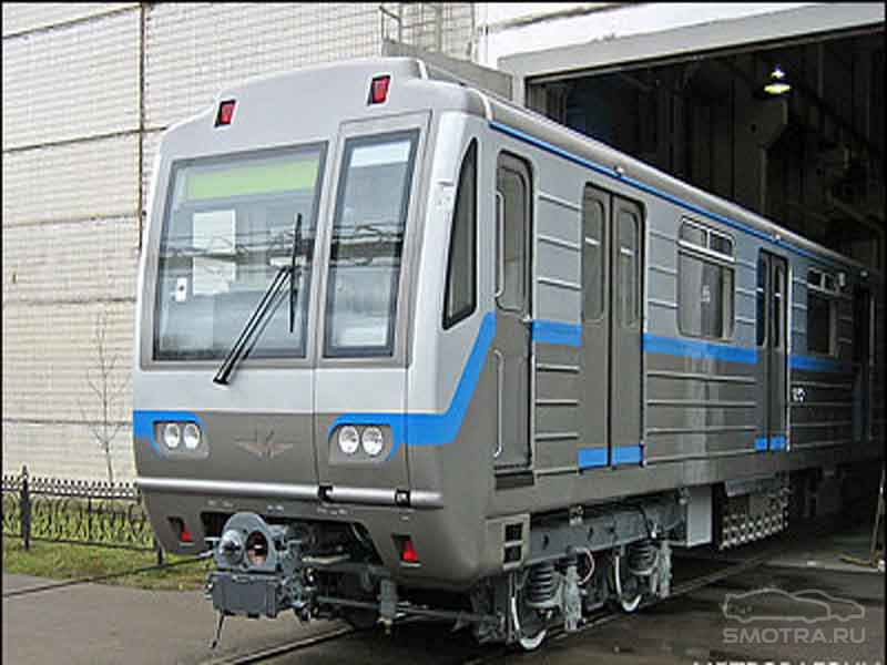 Метро 81 717.6