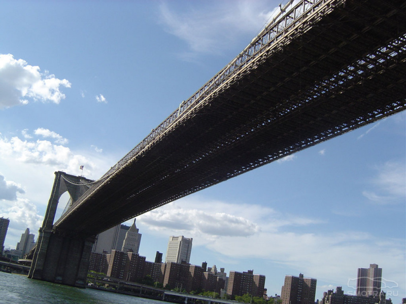 Мост снизу. Бруклинский мост однажды в Америке. Бруклинский мост стойка опоры. Бруклинское озеро.