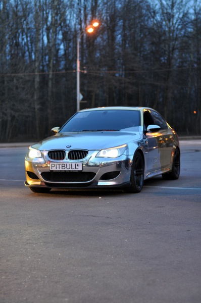 BMW 5 Золотая